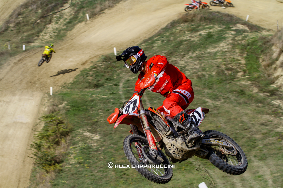 PRIMO CLASSIFICATO CERQUETELLA MATTIA ESPERTI MX1