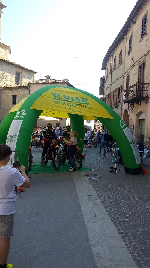 enduro-mercatello-start-150522