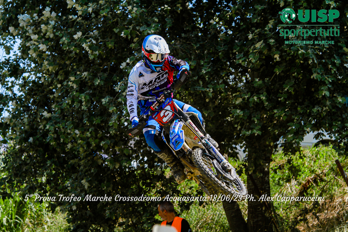PRIMO CLASSIFICATO CHIUSAROLI FRANCESCO CAT.AMATORI OVER 40