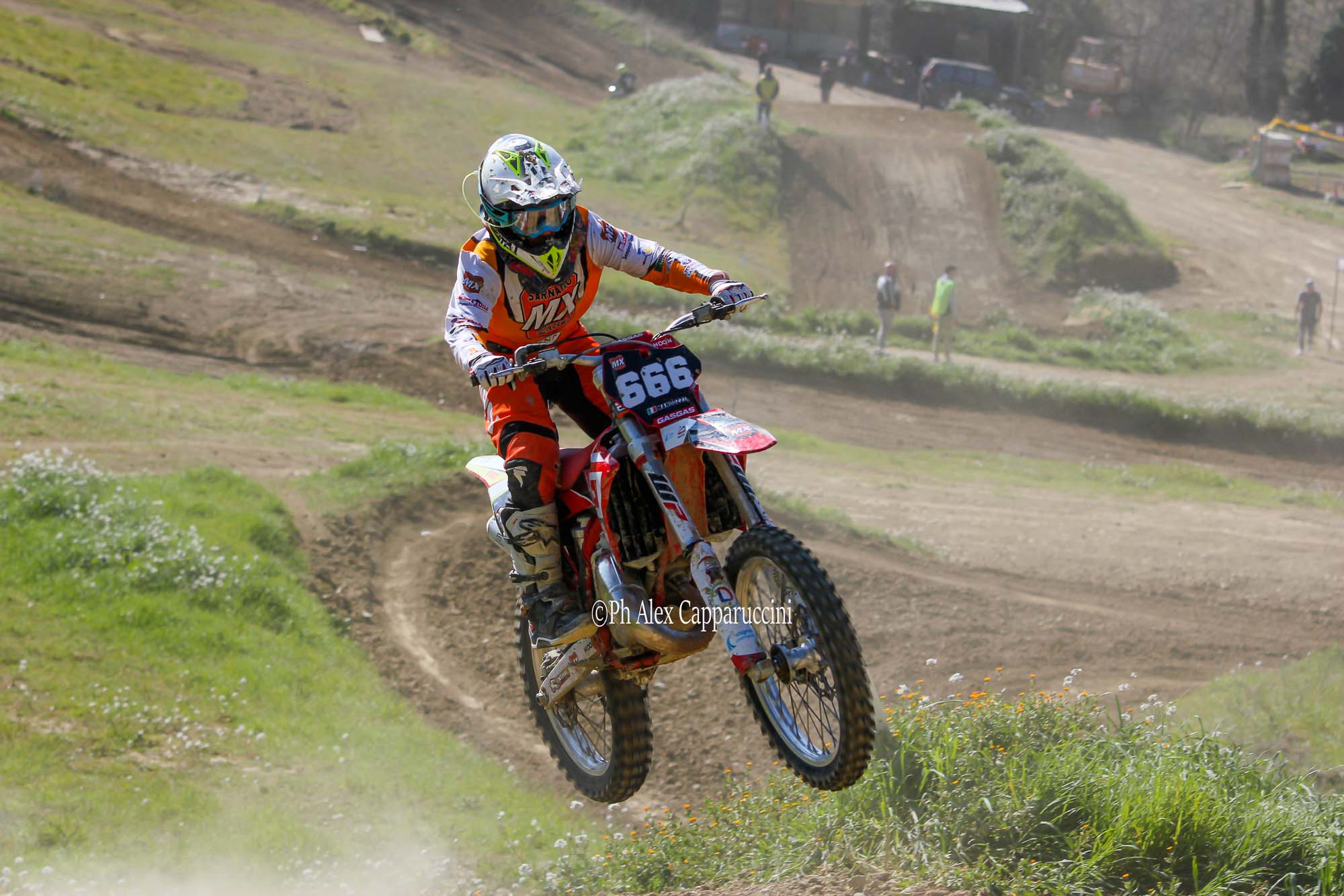 PRIMO CLASSIFICATO MANDOZZI LORENZO CAT HOBBY MX2